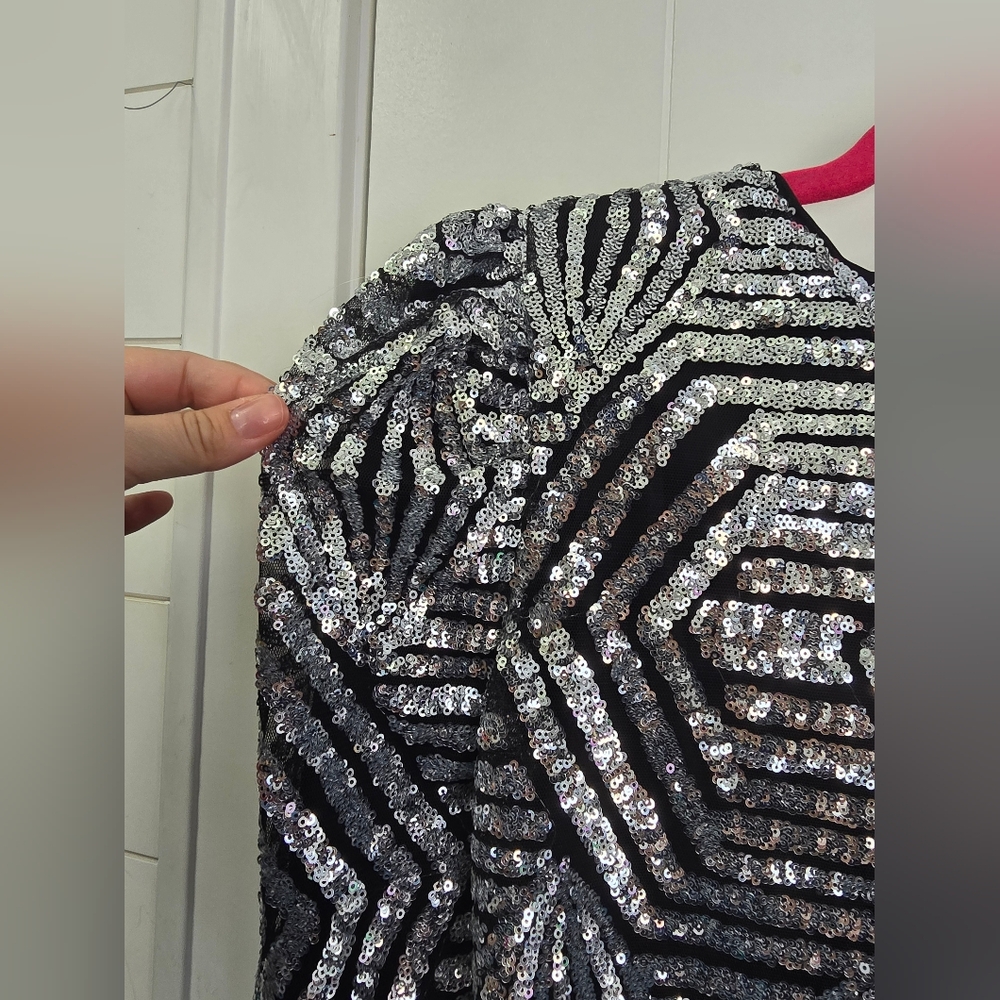 Flying Tomato Sequin Geometric Patterned Top - Si… - image 4